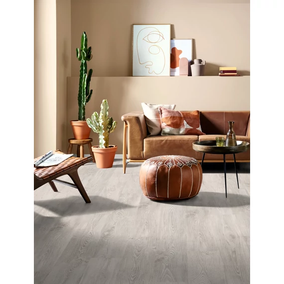 EGGER CLASSIC 8/32 White Girona Chestnut Laminált padló EL2771