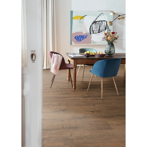 EGGER PRO CLASSIC 8/32 4V AQ Dark Dunnington Oak Laminált padló EL2103